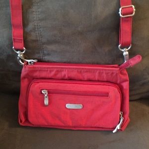 BAGGALLINI CROSSBODY TOMATO RED W/YELLOW INTERIOR